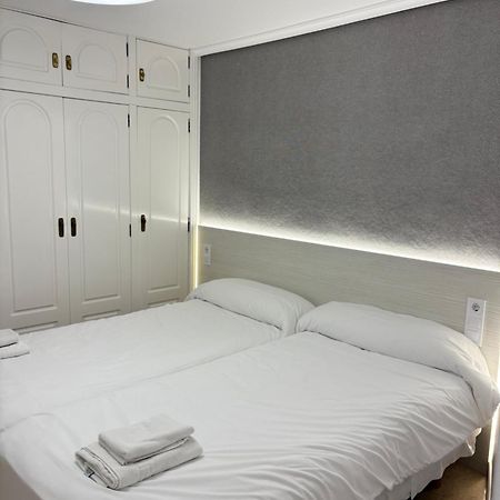 Apartamentos Carmela Бенідорм Екстер'єр фото